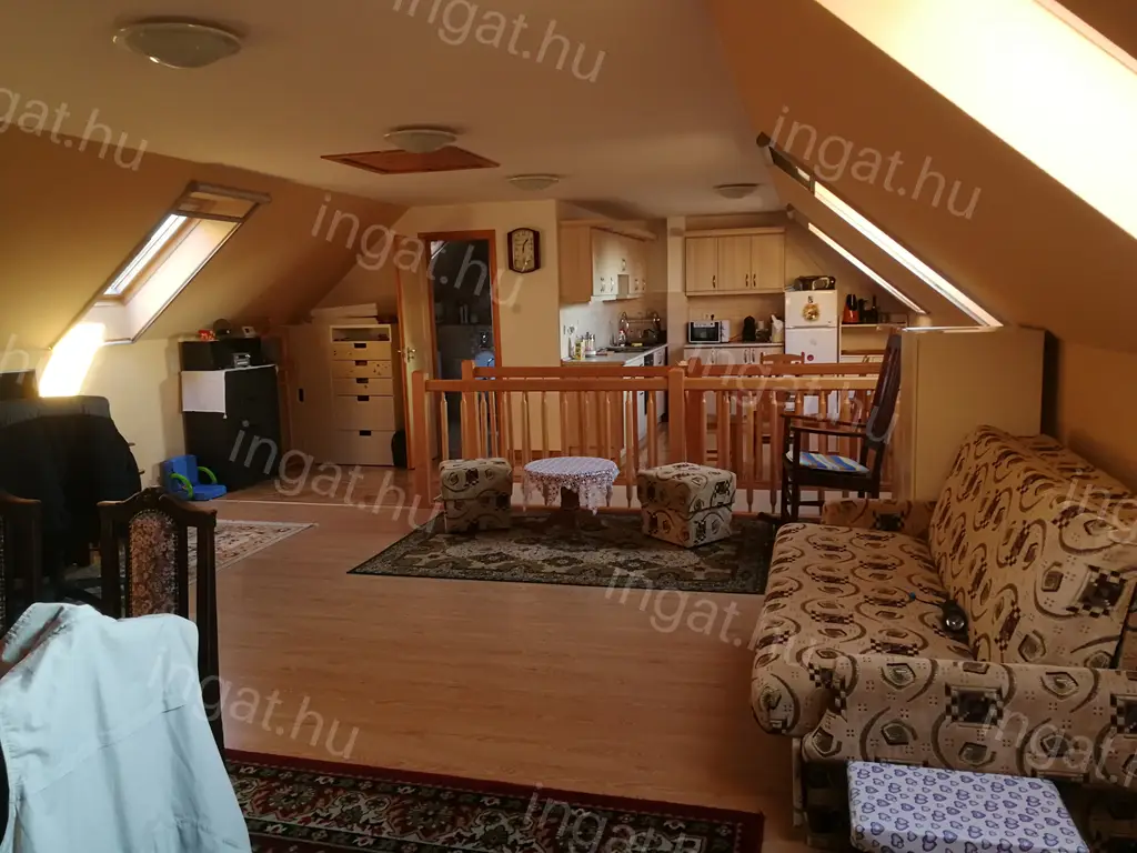 Gödöllő — Téglalakás (#2518410)