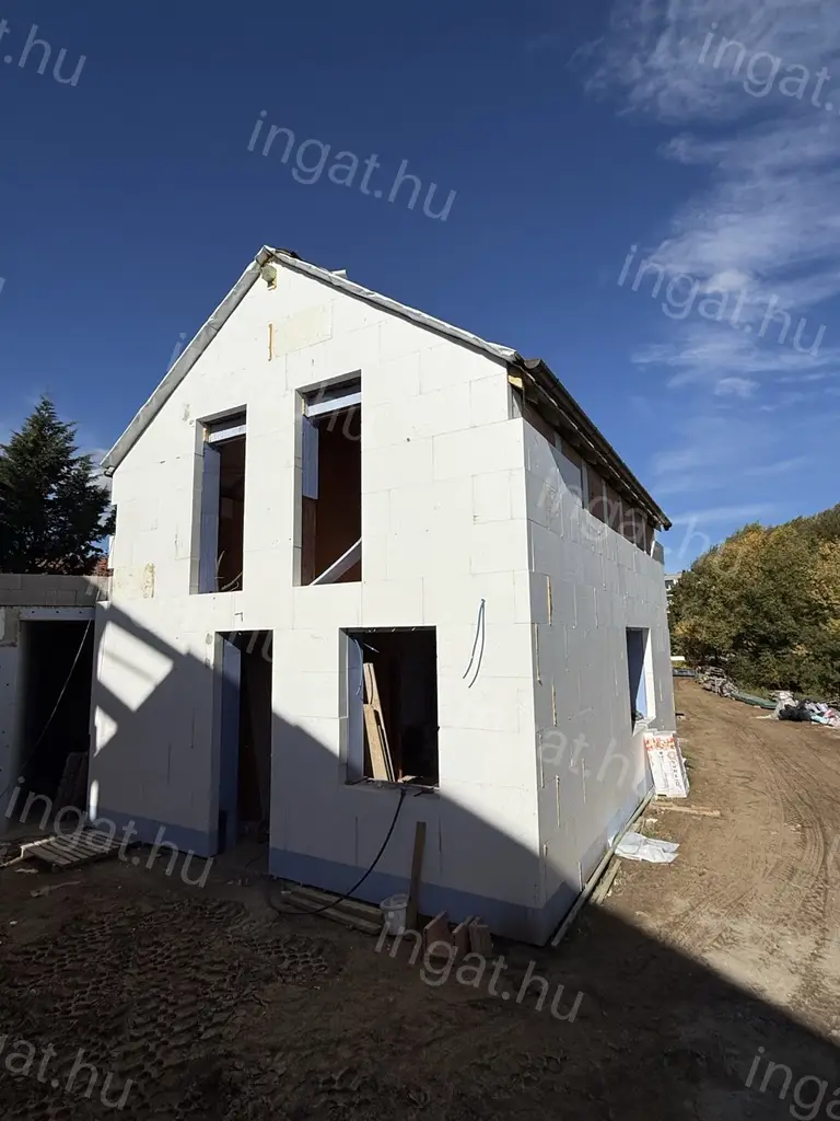 Gödöllő — Ikerház (#2518358)