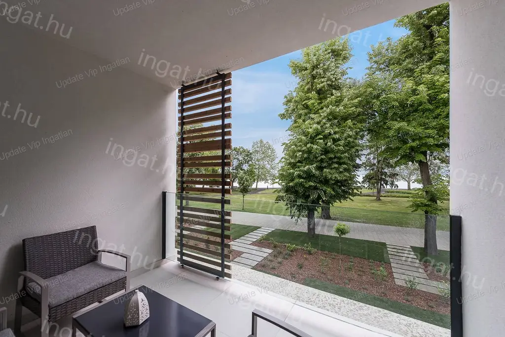 LUXUS APARTMAN TIHANYBAN, KÖZVETLENÜL A BALATON KÖZELÉBEN – PANORÁMÁVAL ÉS PARKOLÓVAL!