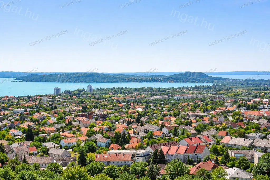 Eladó panorámás építési telek Balatonfüreden