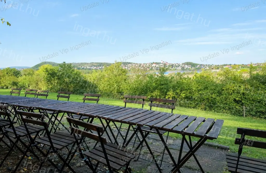 Panorámás zártkerti ingatlan eladó Tihanyban – kivételes adottságokkal!