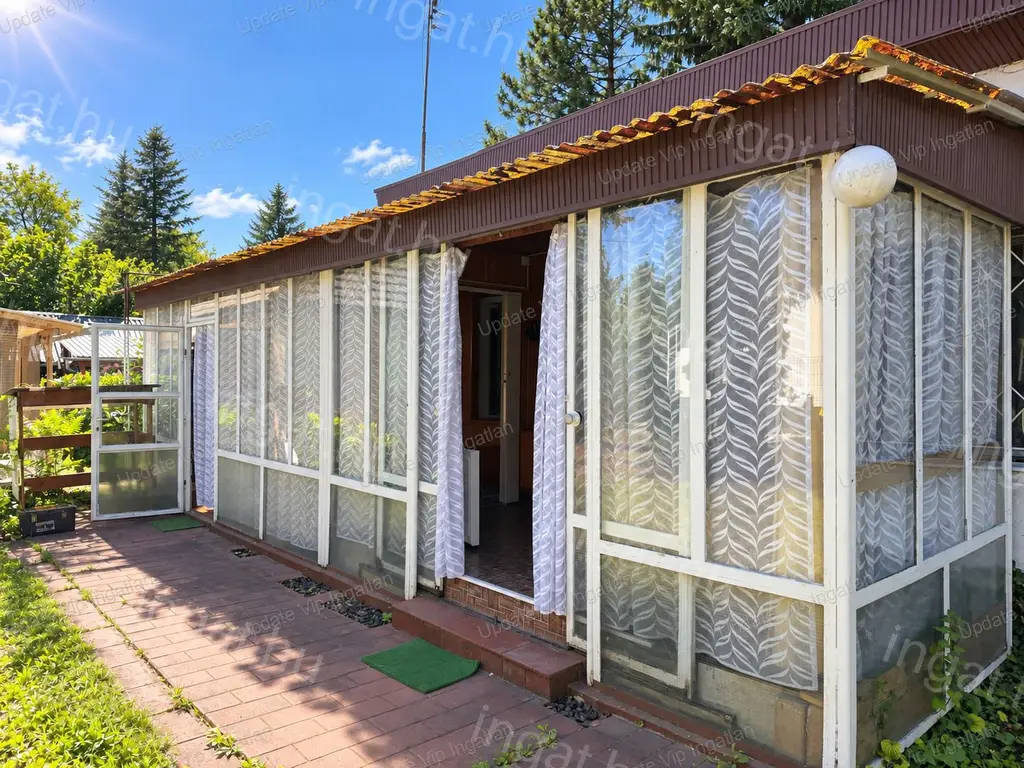 Felújítandó nyaraló Siófok-Sóstón, mindössze 600 méterre a Balatontól!