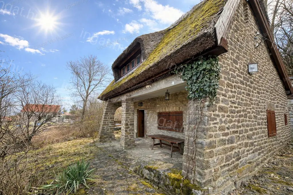Tihanyi autentikus nyaraló balatoni örökpanorámával eladó