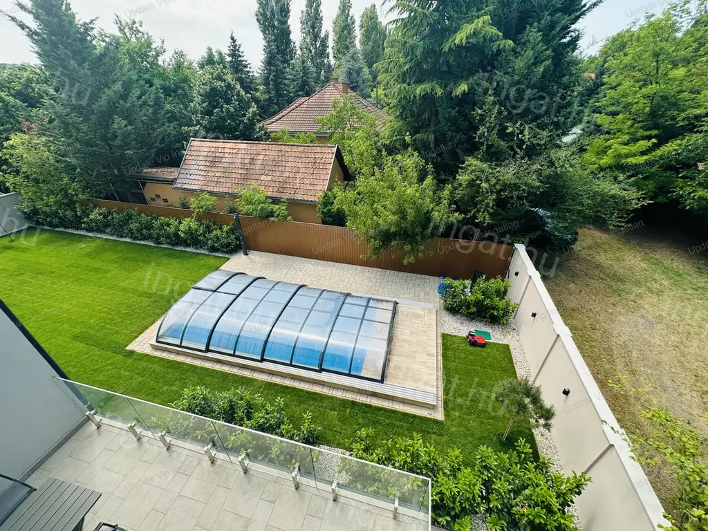 ZAMÁRDIBAN IGÉNYES PENTHOUSE LAKÁS, KONYHABÚTORRAL ELADÓ!