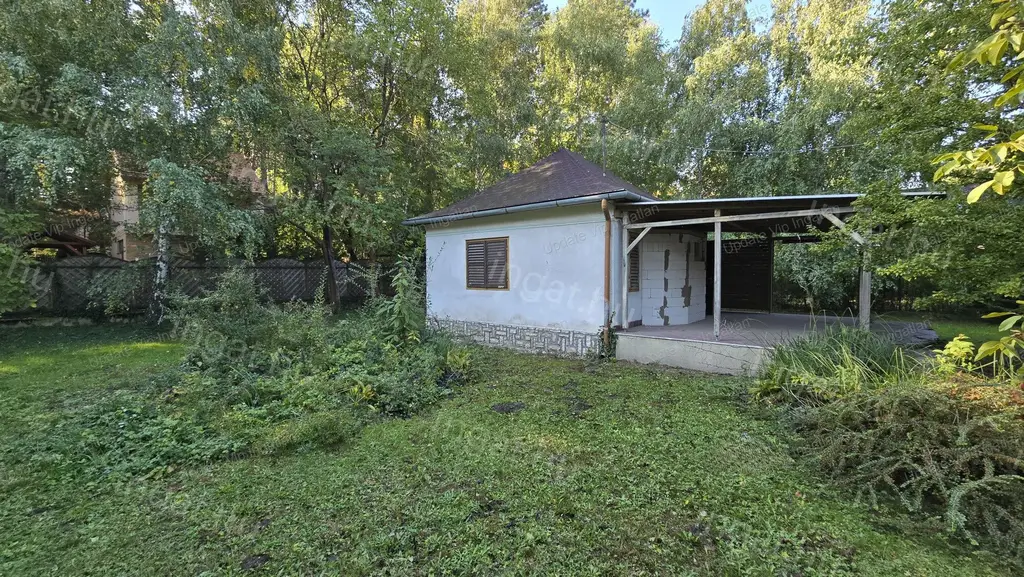 SIÓFOK ARANYPARTON, NÉHÁNY LÉPÉSRE A BALATONTÓL, ÉPÍTÉSI TELEK ELADÓ!
