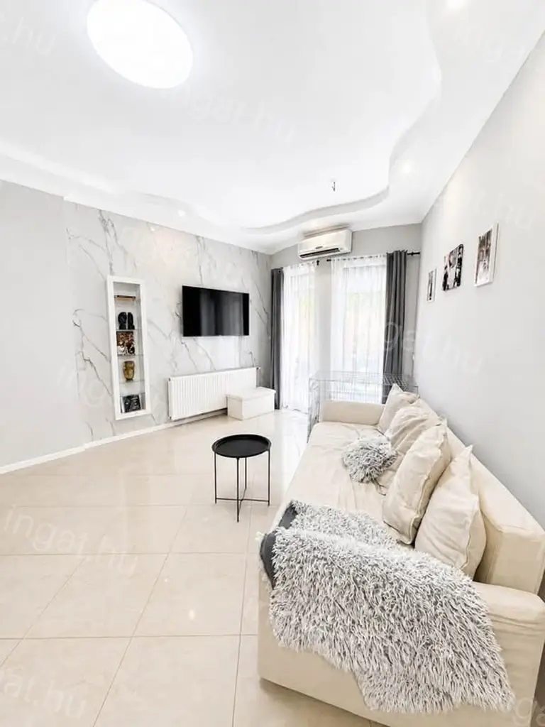 Hívja a tulajdonost! Elérhetősége: +36705505881