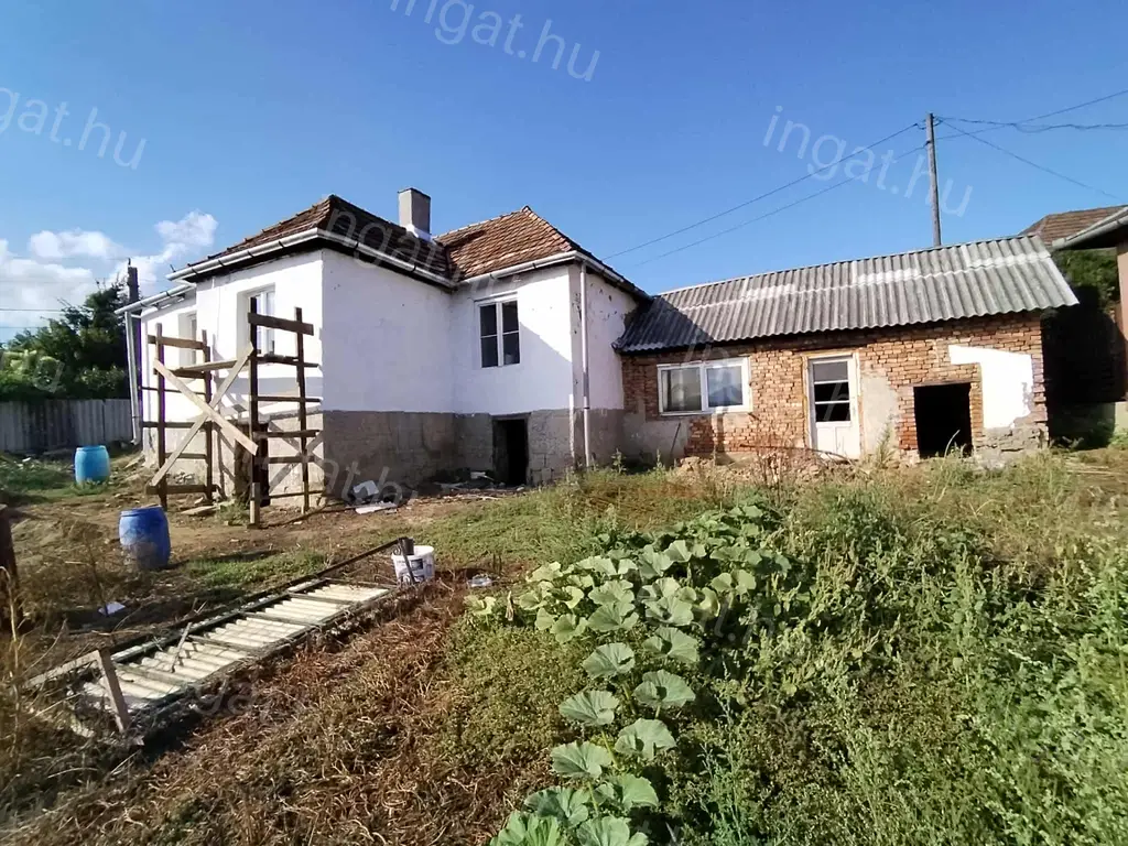 Eladó 52 m²-es ház Mátraderecske központjában – a híres mofettától pár percre!