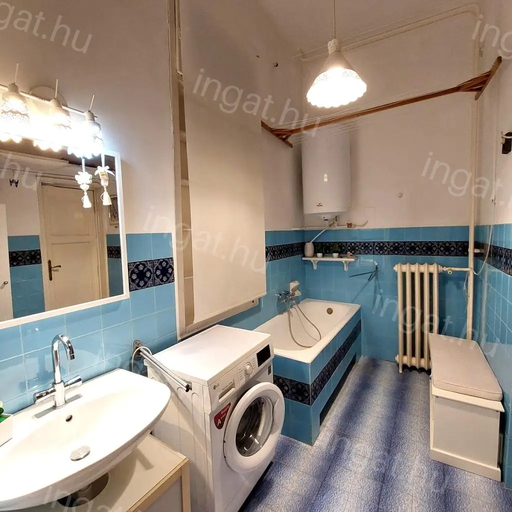 Eladó lakás Budapest Rákóczi út III. emelet 73m2 ref:7261