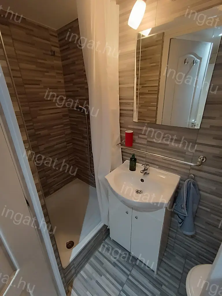 Kiadó lakás Budapest Baross utca II. emelet 18m2 ref:14061