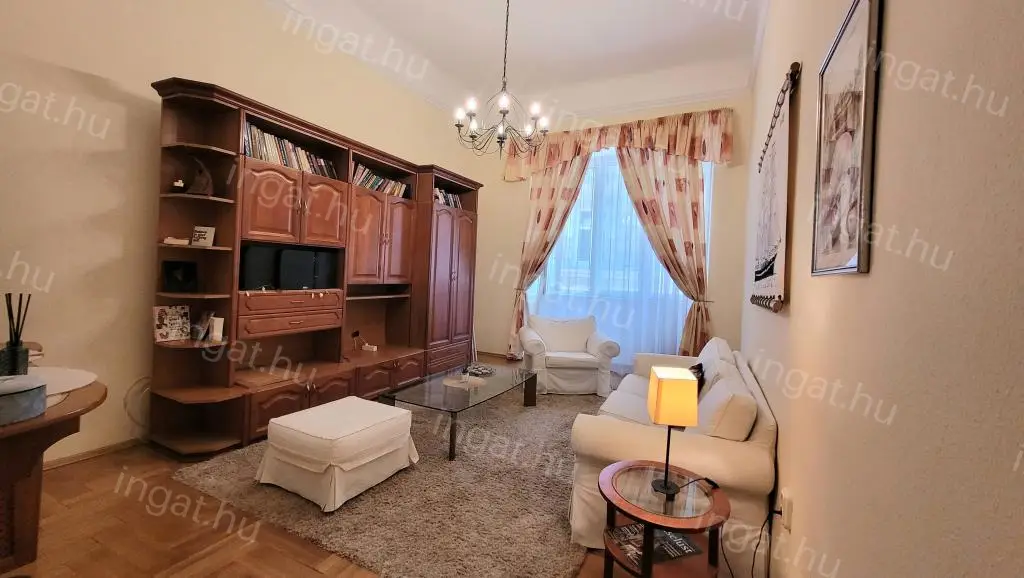 Eladó lakás Budapest Párizsi utca I. emelet 38m2 ref:7275