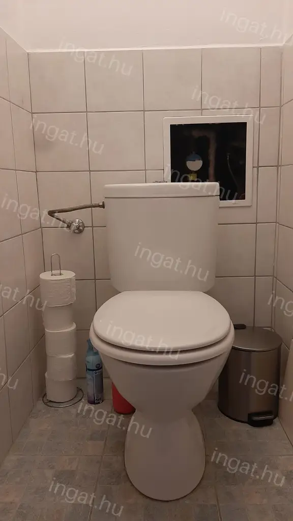 Kiadó lakás Budapest Radnóti Miklós utca III. emelet 65m2 ref:13984